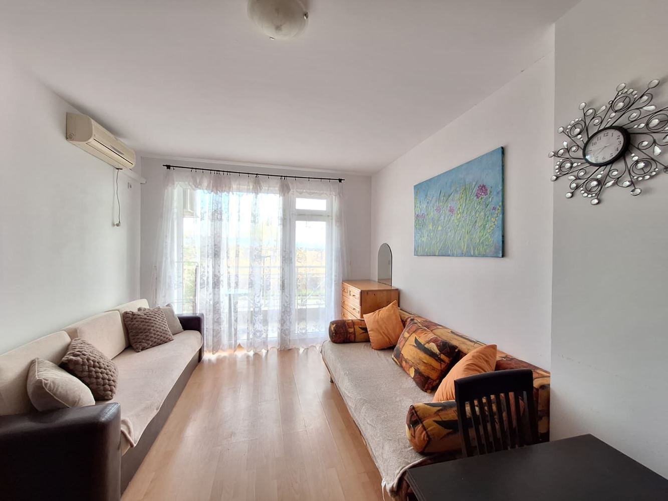 Geräumige Ein-Zimmer-Wohnung in einem luxuriösen Komplex mit Pools und Sporteinrichtungen