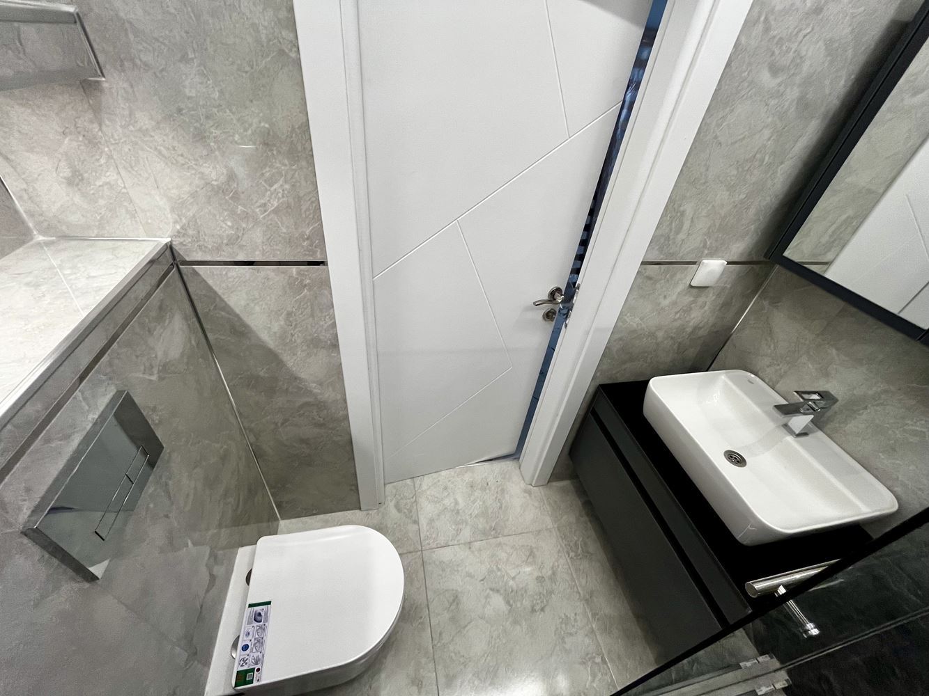 Moderne 2-Zimmer-Wohnung mit Panoramablick in einem renommierten Komplex – bezugsfertig