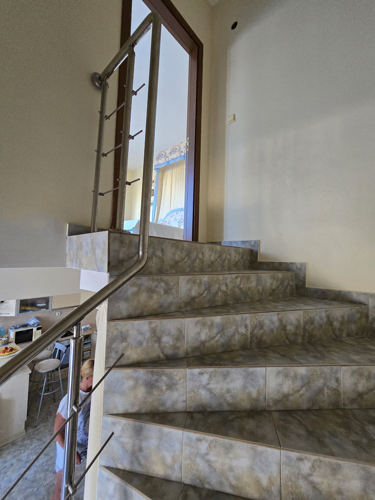 Maisonette mit Meerblick in Sunny Beach – Zwei Ebenen, zwei Terrassen und ganzjährige Annehmlichkeiten