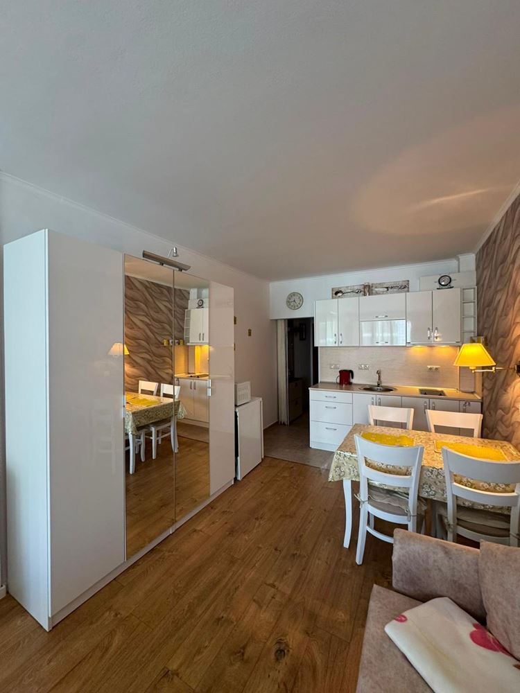 Wunderschönes Studio in erster Meereslinie in Pomorie mit Meerblick – Gemütlichkeit, Komfort und prestigeträchtige Lage