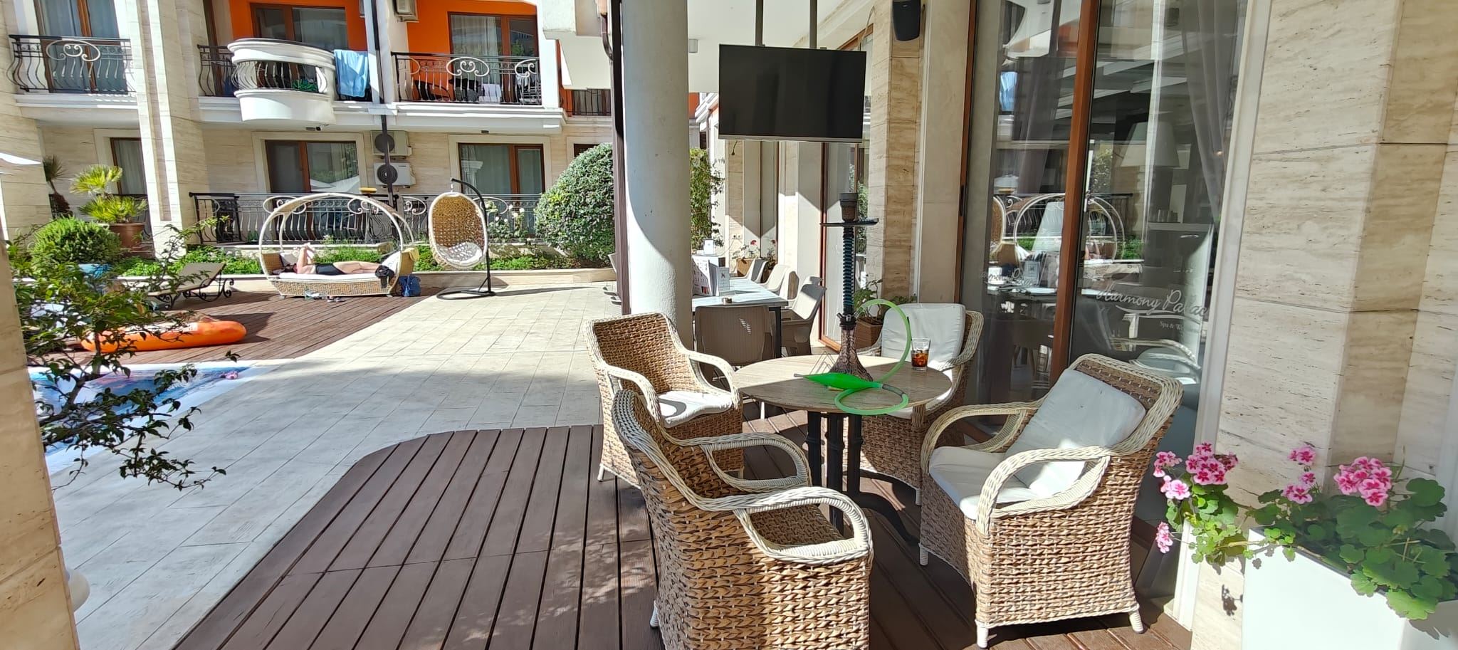 Zweizimmerwohnung im Zentrum von Sonnenstrand – elegante Anlage mit hervorragenden Annehmlichkeiten