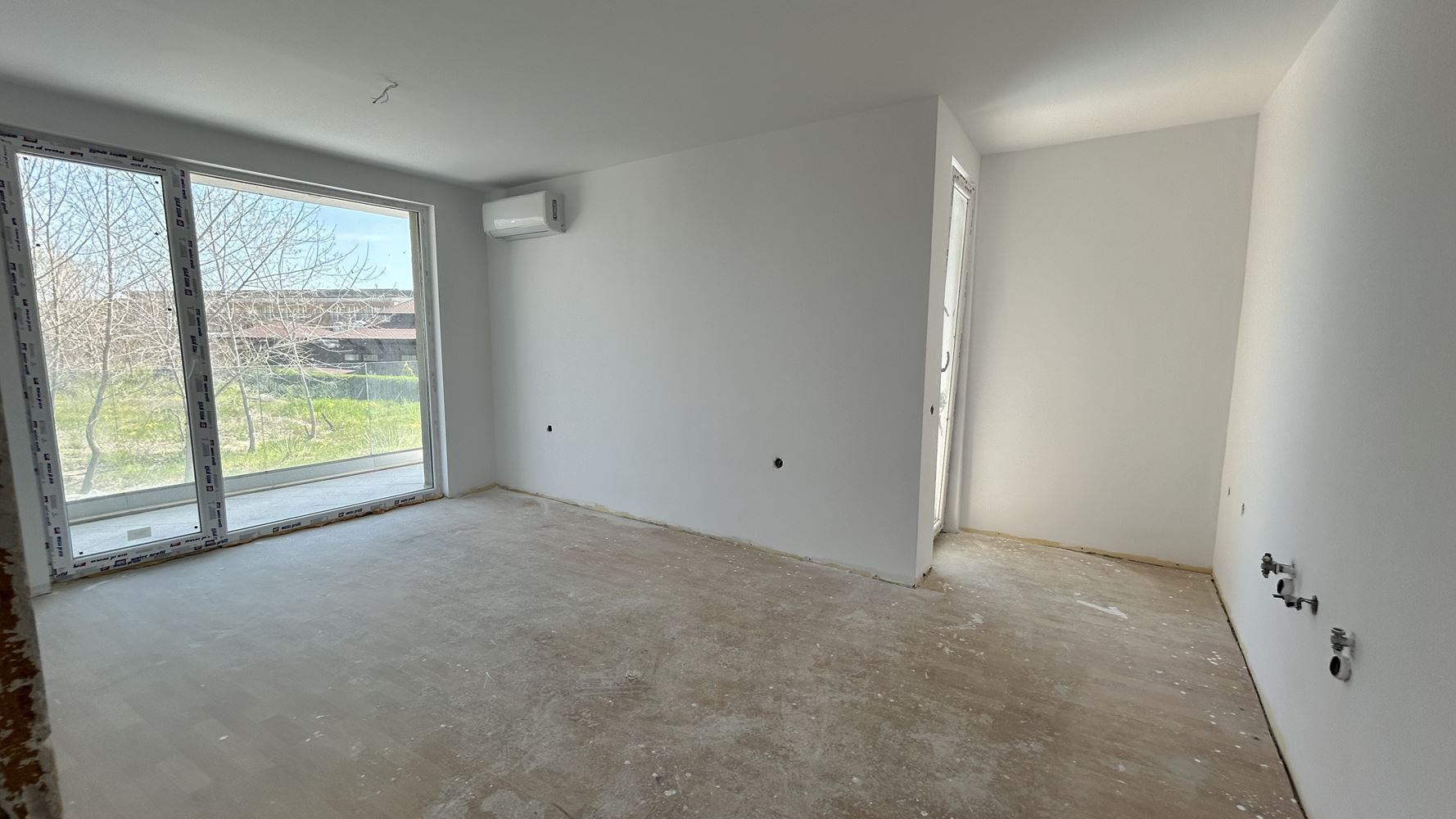 Apartment mit zwei Schlafzimmern, Südausrichtung in erster Meereslinie – Raum, Komfort und ausgezeichnete Investition