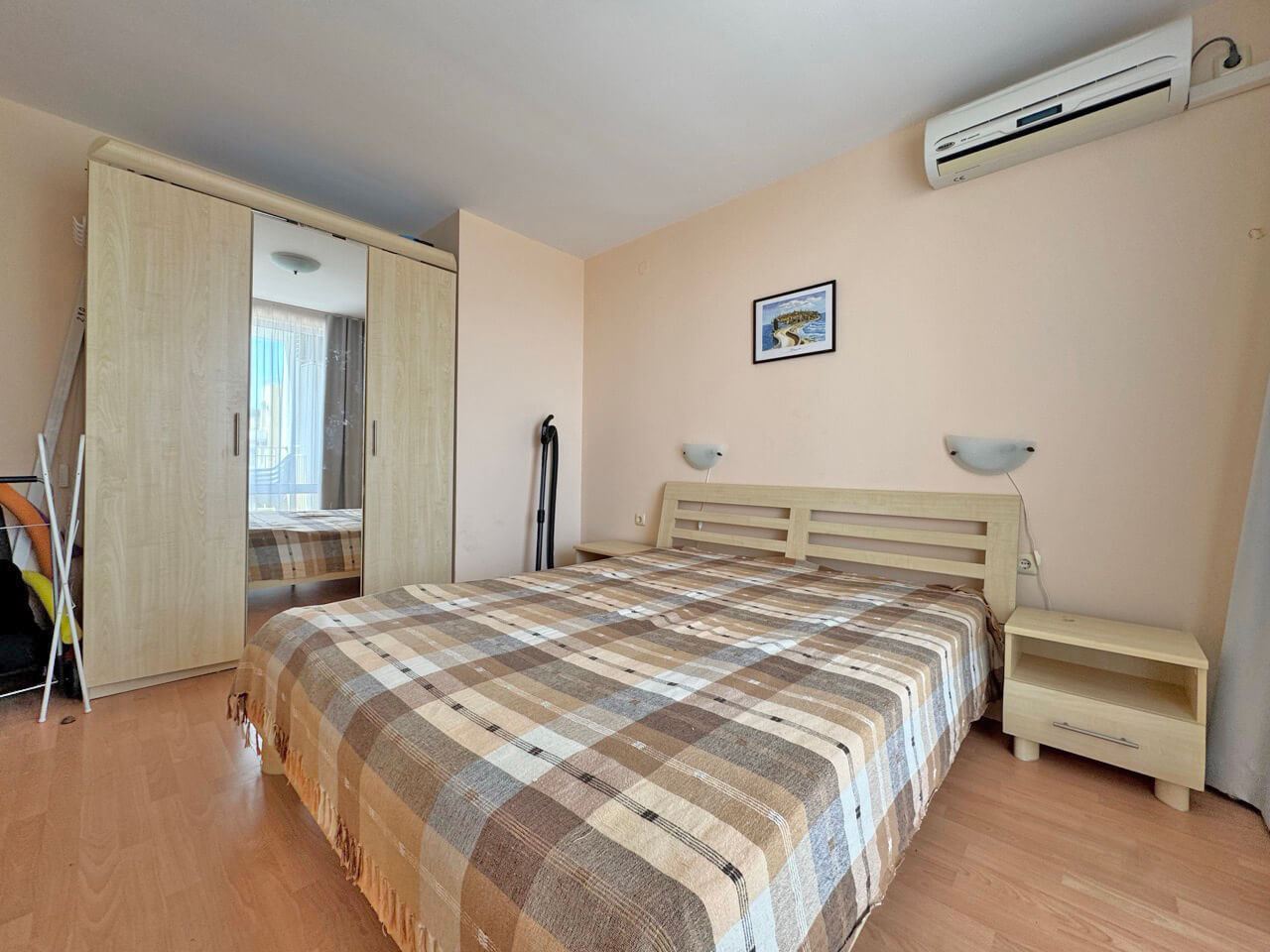 2-Zimmer-Wohnung mit Meerblick und Blick auf den Pool in einer prestigeträchtigen Anlage in Sveti Vlas