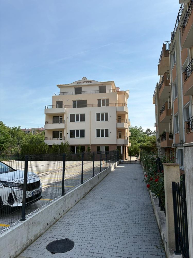 Zweizimmerwohnung in Pomorie – Neubau, Erdgeschoss, niedrige Instandhaltungsgebühr und ausgezeichnete Lage