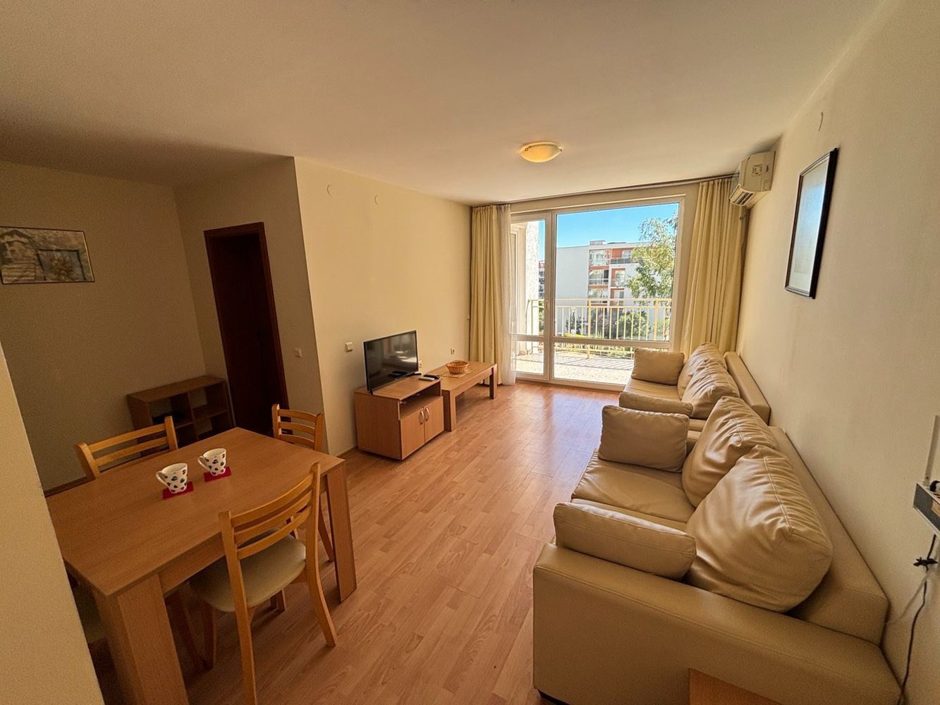 Wohnung mit wunderschönem Poolblick in Sveti Vlas – Ihr Ort für Erholung am Meer