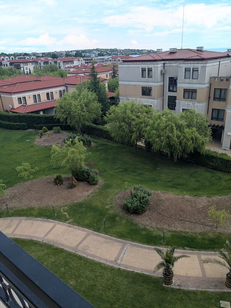 2-Zimmer-Wohnung mit teilweisem Meerblick in einem luxuriösen Komplex mit eigener Infrastruktur in Sozopol