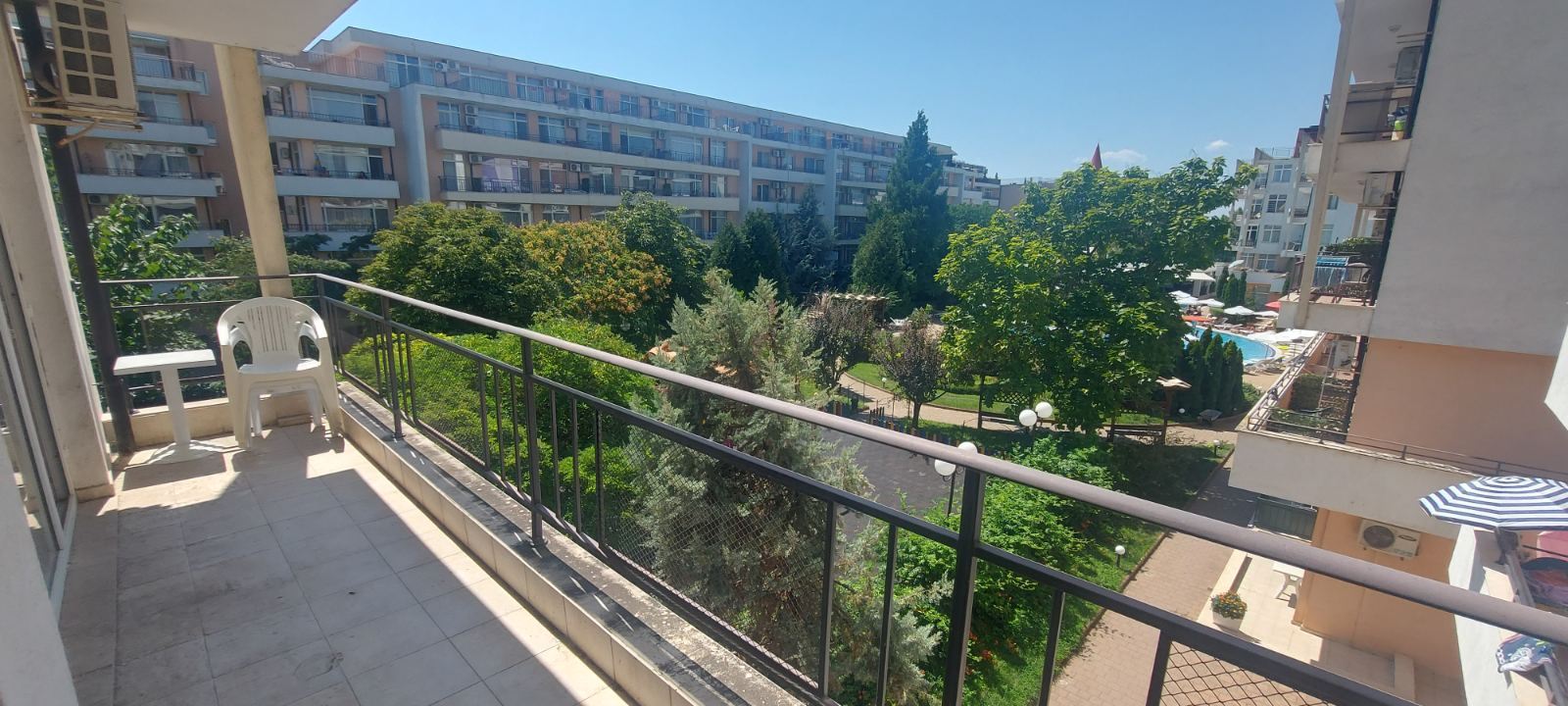 Geräumige Zweizimmerwohnung in einer geschlossenen Wohnanlage in Sonnenstrand – Komfort, Ruhe und ein ausgezeichnetes Umfeld