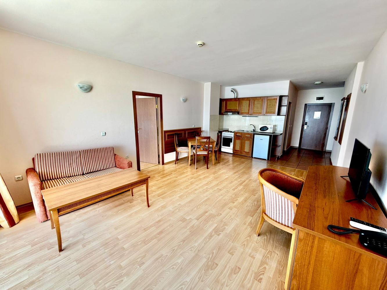 2-Zimmer-Wohnung mit Panoramablick auf das Meer in erster Meereslinie in Sveti Vlas
