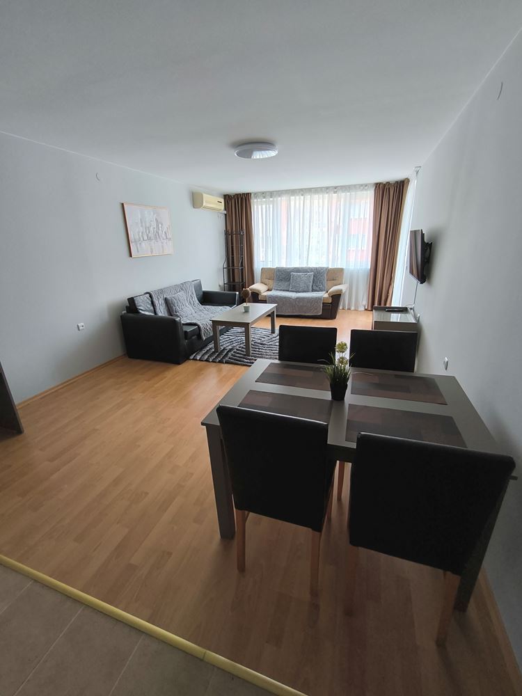 Luxuriöse Wohnung mit einem Schlafzimmer in erster Meereslinie in Sveti Vlas