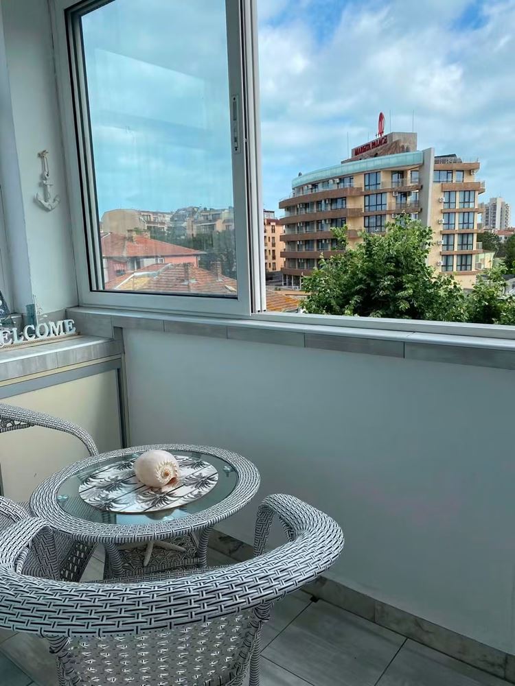 Geräumiges und stilvoll eingerichtetes Studio im Herzen von Neu-Nessebar – ohne Instandhaltungsgebühr und in der Nähe des Südstrandes
