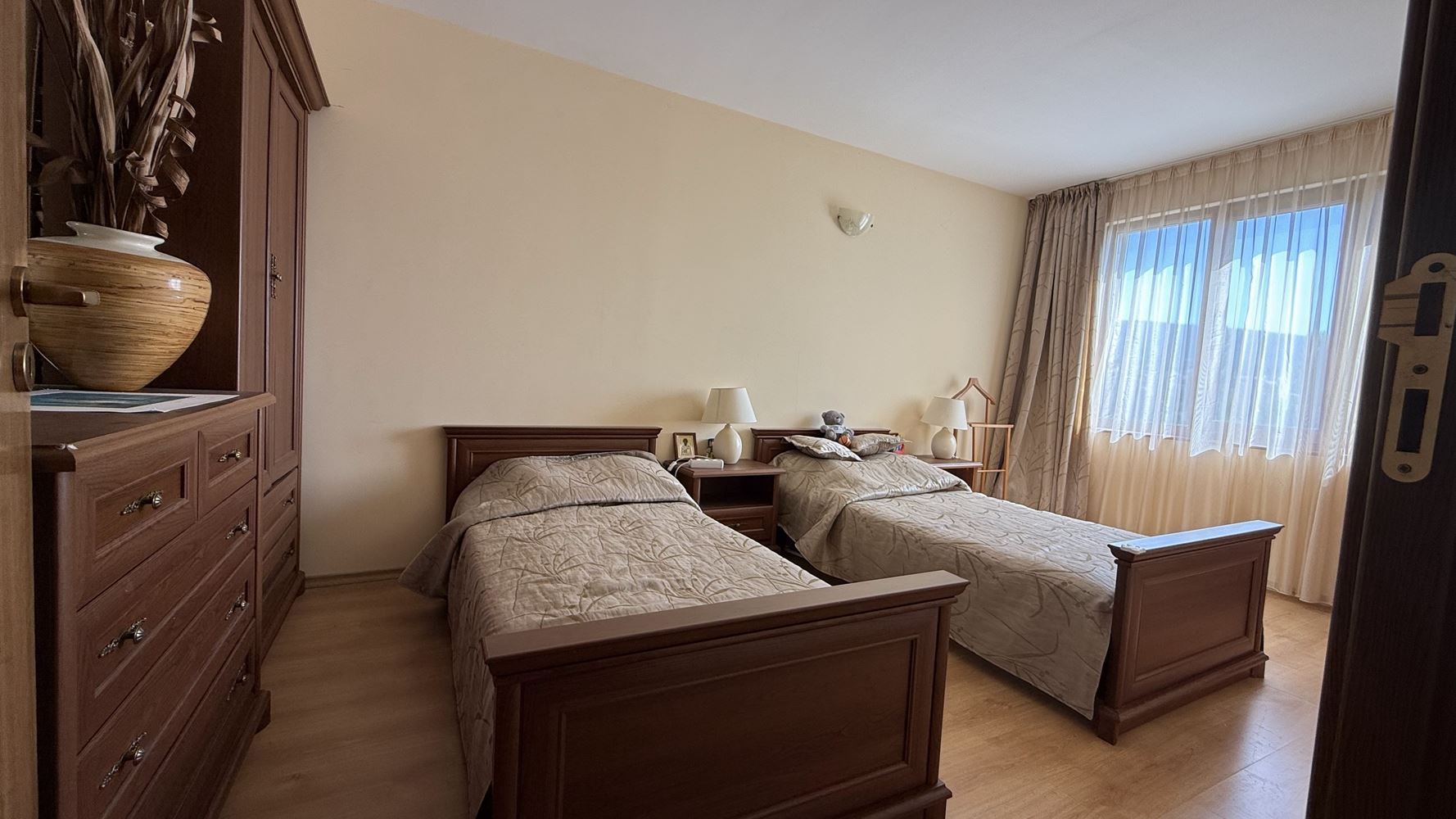 Geräumige 3-Zimmer-Wohnung mit Meerblick und niedrigen Betriebskosten in Sweti Wlas