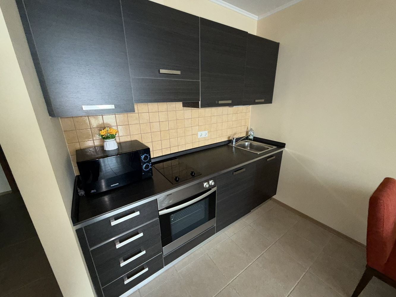 Zwei-Zimmer-Wohnung in Pomorie mit direktem Meerblick – luxuriöses Wohnen am Meer