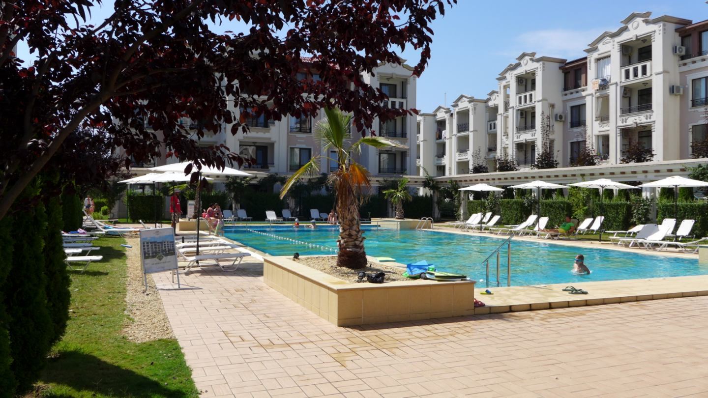 Meerblick und Küstencharme – möblierte Zweizimmerwohnung in erster Meereslinie in Sozopol