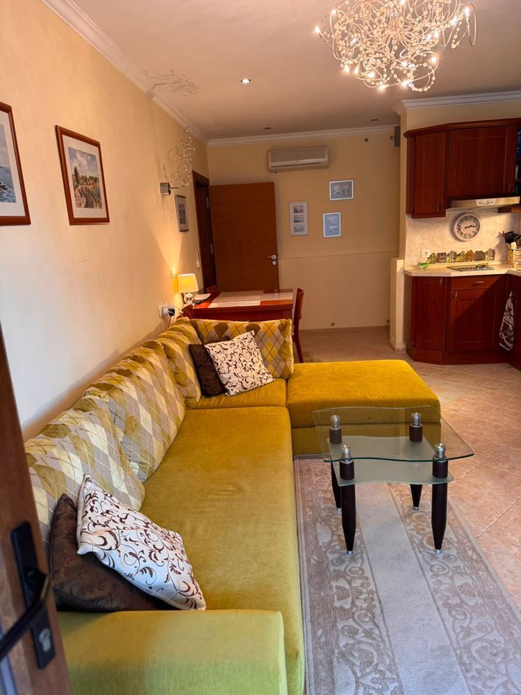Drei-Zimmer-Wohnung mit Meerblick zwischen Pinien – Luxus und Ruhe in erster Meereslinie in Sozopol