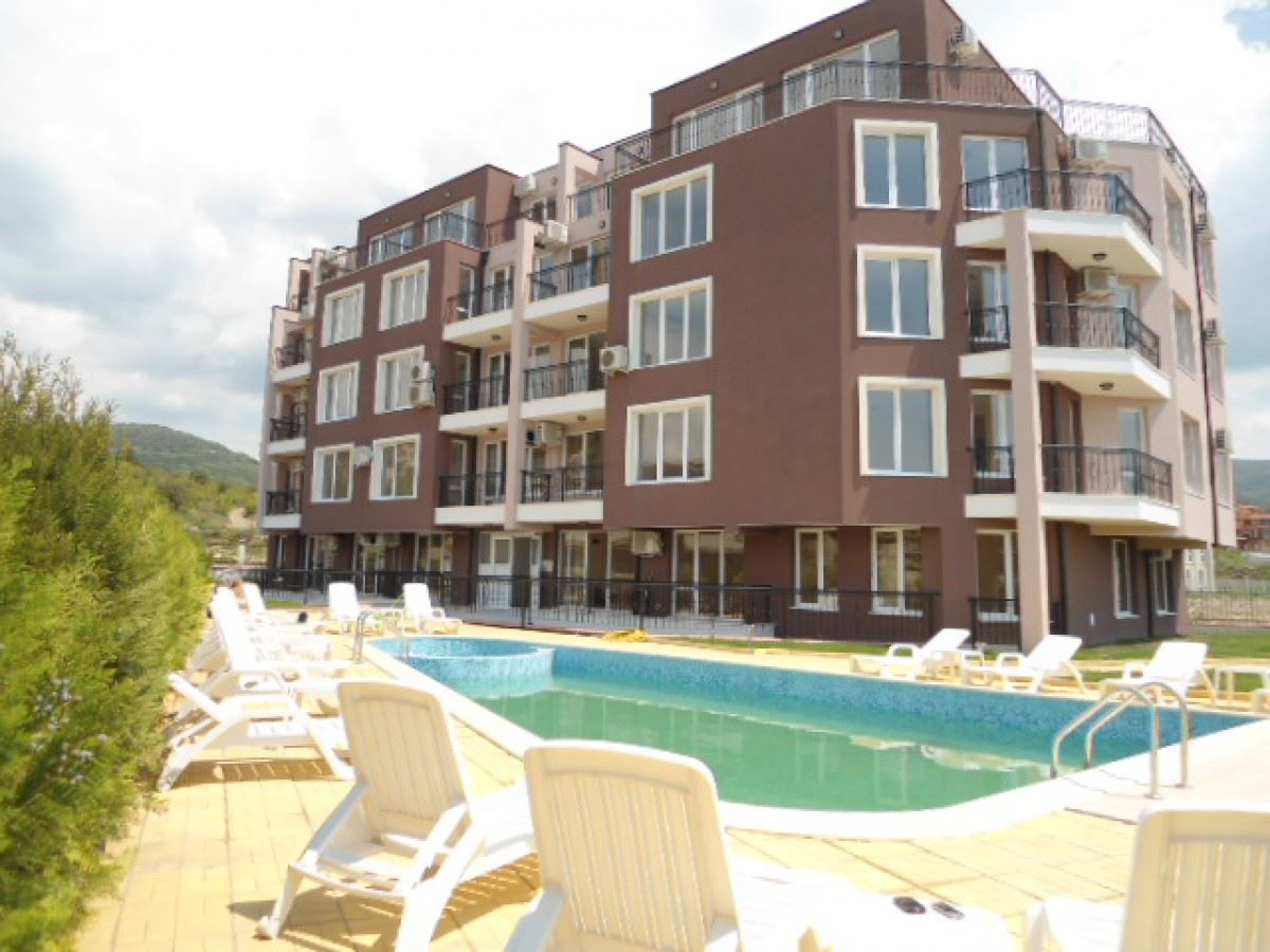 Gemütliches Apartment am Meer mit großzügiger Terrasse und niedriger Servicegebühr zwischen Sonnenstrand und Sveti Vlas
