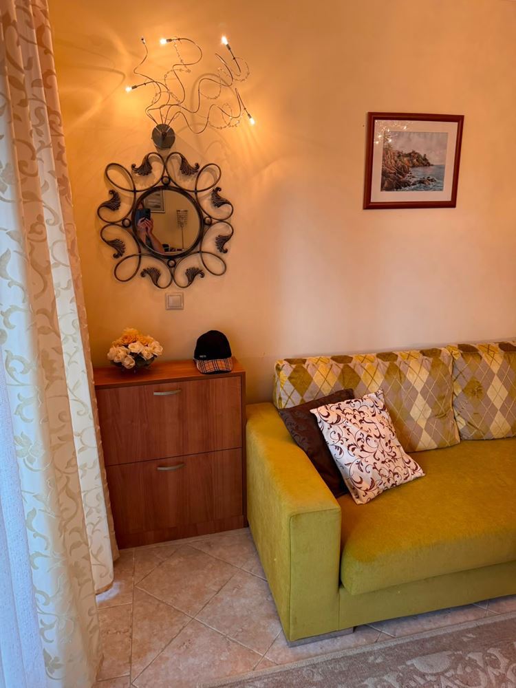 Drei-Zimmer-Wohnung mit Meerblick zwischen Pinien – Luxus und Ruhe in erster Meereslinie in Sozopol