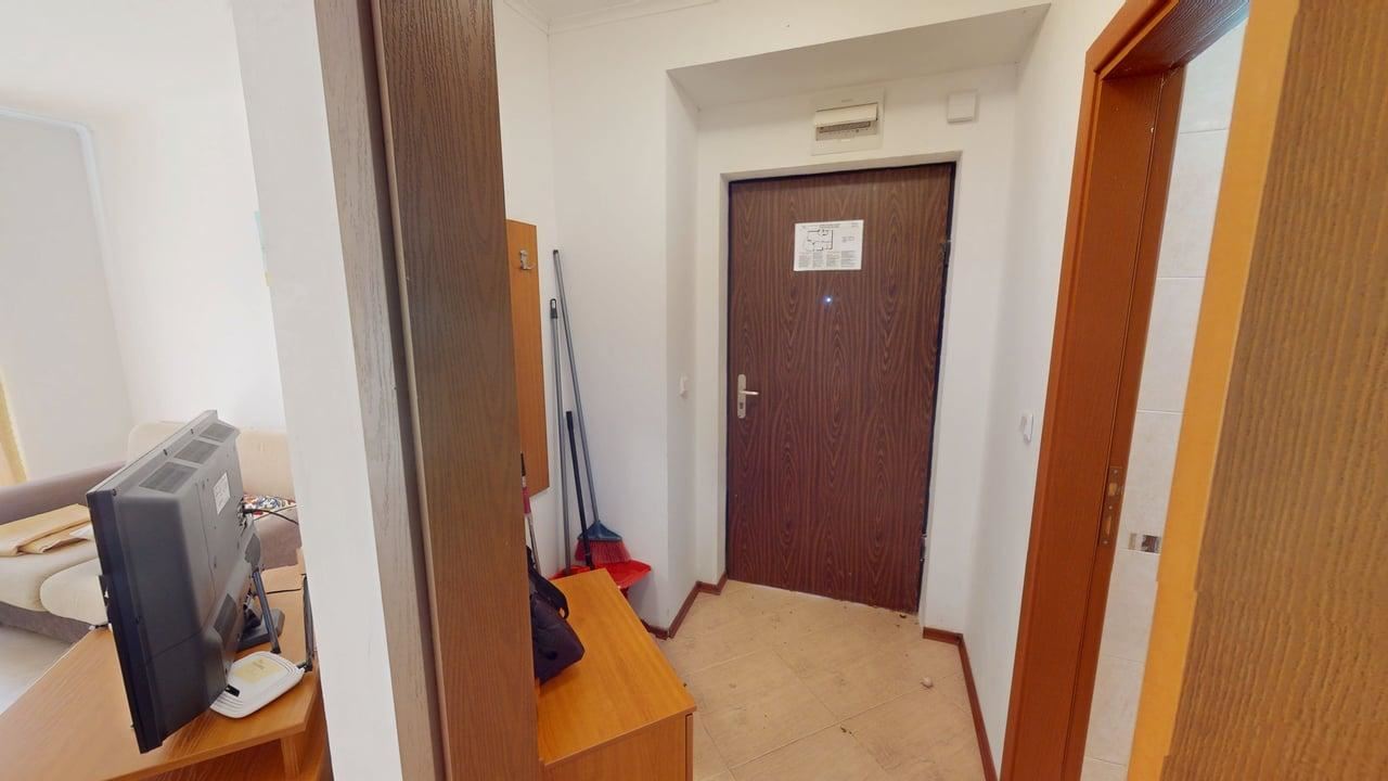 Zweizimmerwohnung mit direktem Zugang zur begrünten Anlage – vollständig möbliert und sofort bezugsfertig