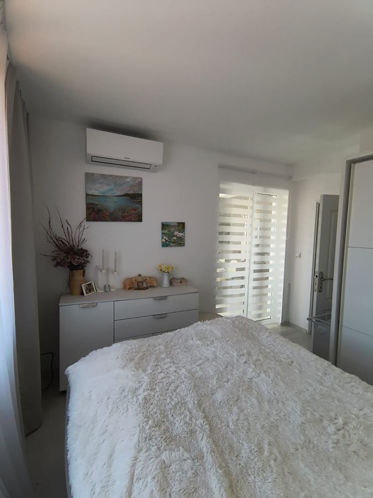 Renovierte Zwei-Schlafzimmer-Wohnung mit Panoramablick in einer modernen Anlage nahe Sonnenstrand