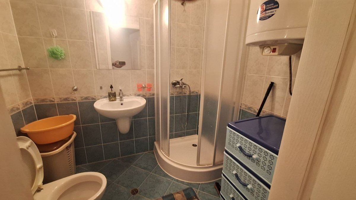 Geräumige Drei-Zimmer-Wohnung nur wenige Meter vom Strand entfernt in Ravda