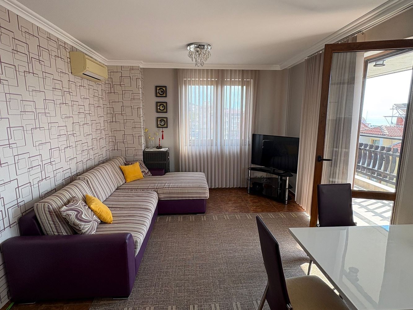 Drei-Zimmer-Wohnung mit Panoramablick auf das Meer in Sveti Vlas – 200 m vom Strand