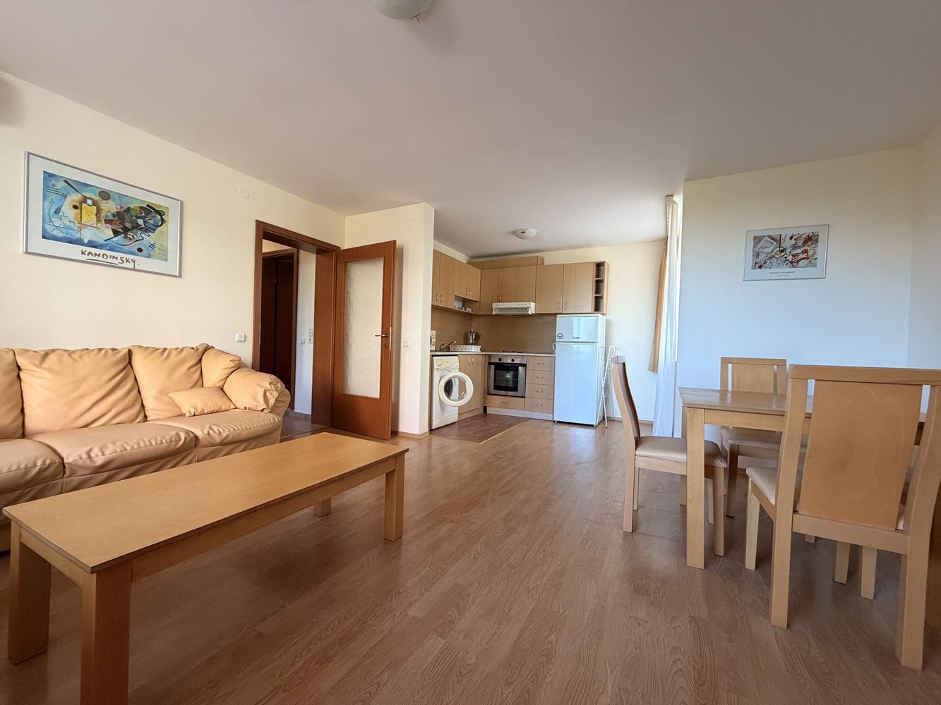 Absolute erste Meereslinie in Sveti Vlas! Geräumige Zweizimmerwohnung mit wunderschönem Meerblick