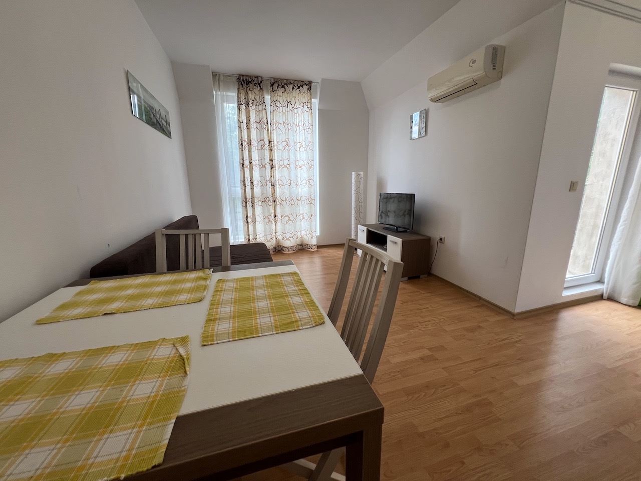 Sonnige Wohnung mit einem Schlafzimmer und herrlichem Blick auf den Park in Sonnenstrand