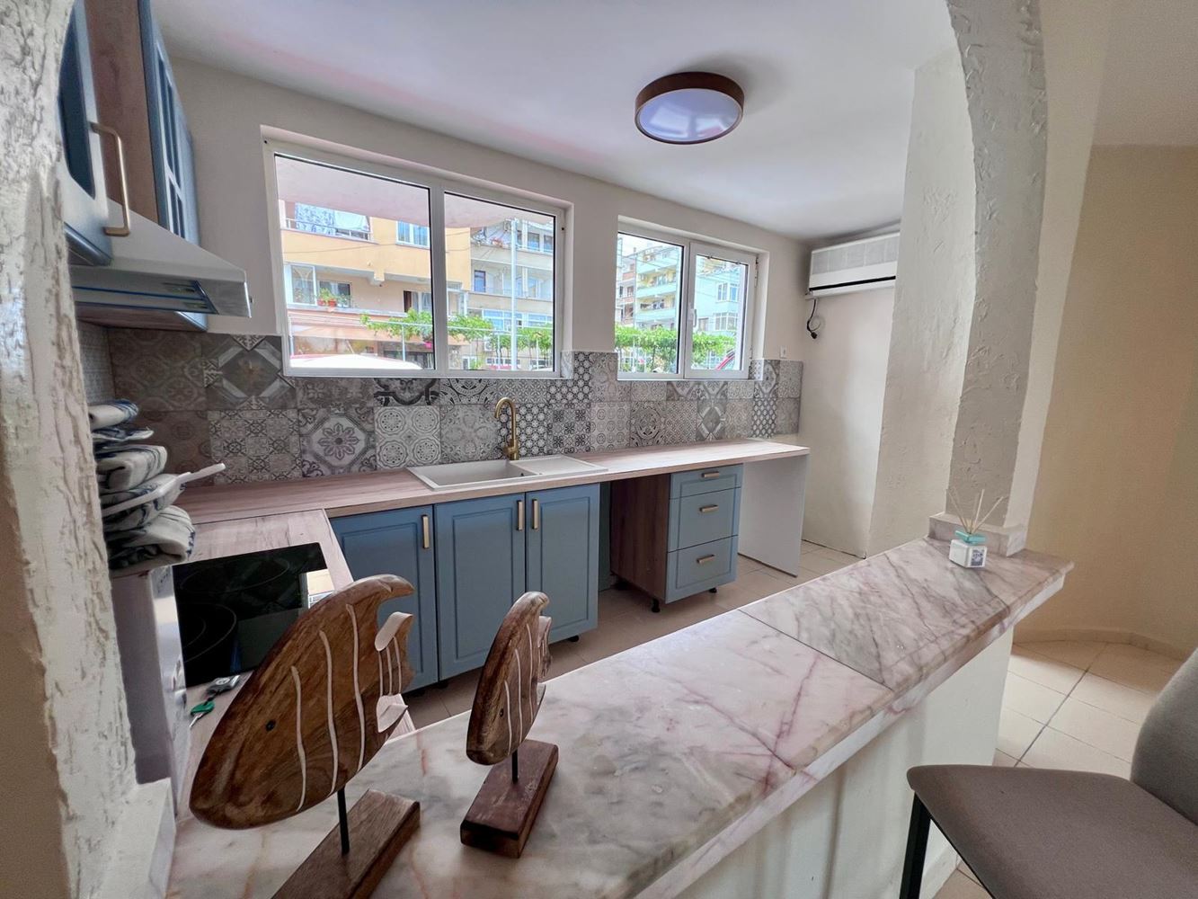 Direkt am Meer in Ravda – Maisonette mit zwei Schlafzimmern, Meerblick und eigenem Stellplatz