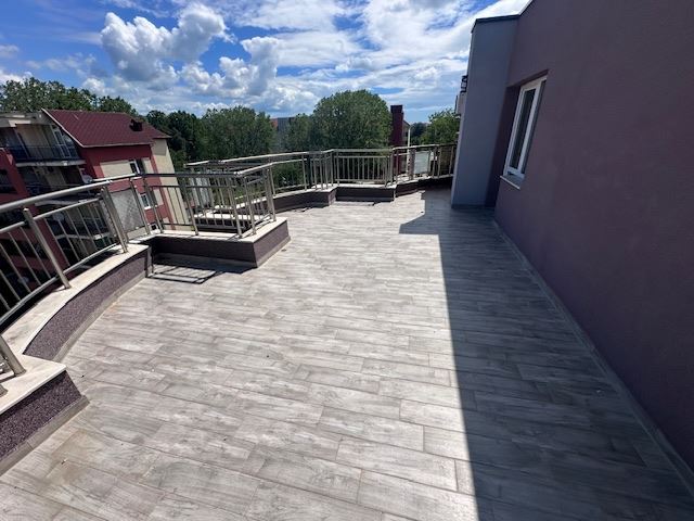 Nagelneue schlüsselfertige 3-Zimmer-Wohnung mit Dachterrasse