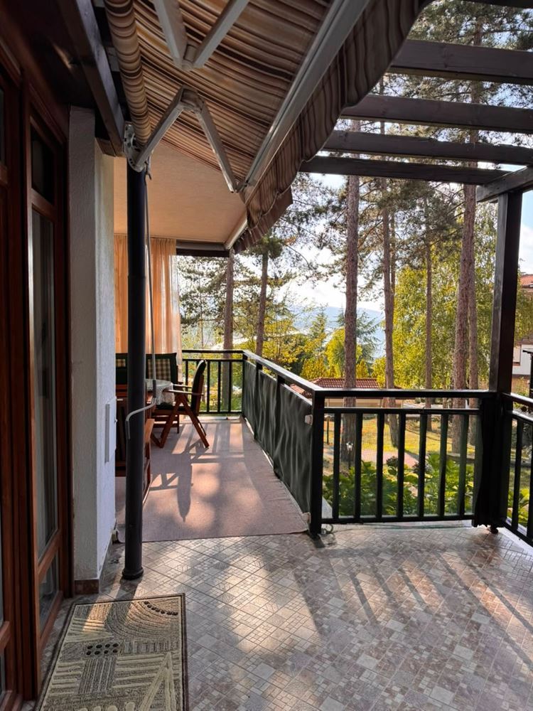 Drei-Zimmer-Wohnung mit Meerblick zwischen Pinien – Luxus und Ruhe in erster Meereslinie in Sozopol