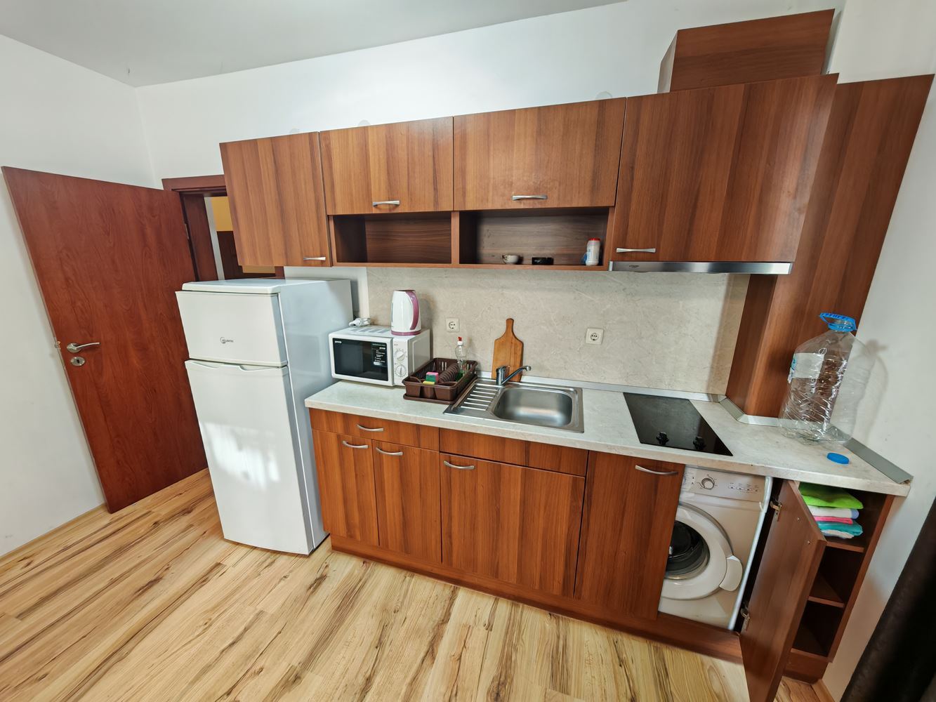 Zwei-Zimmer-Wohnung mit zwei Schlafzimmern in Sveti Vlas mit hervorragenden Annehmlichkeiten in einer geschlossenen Wohnanlage