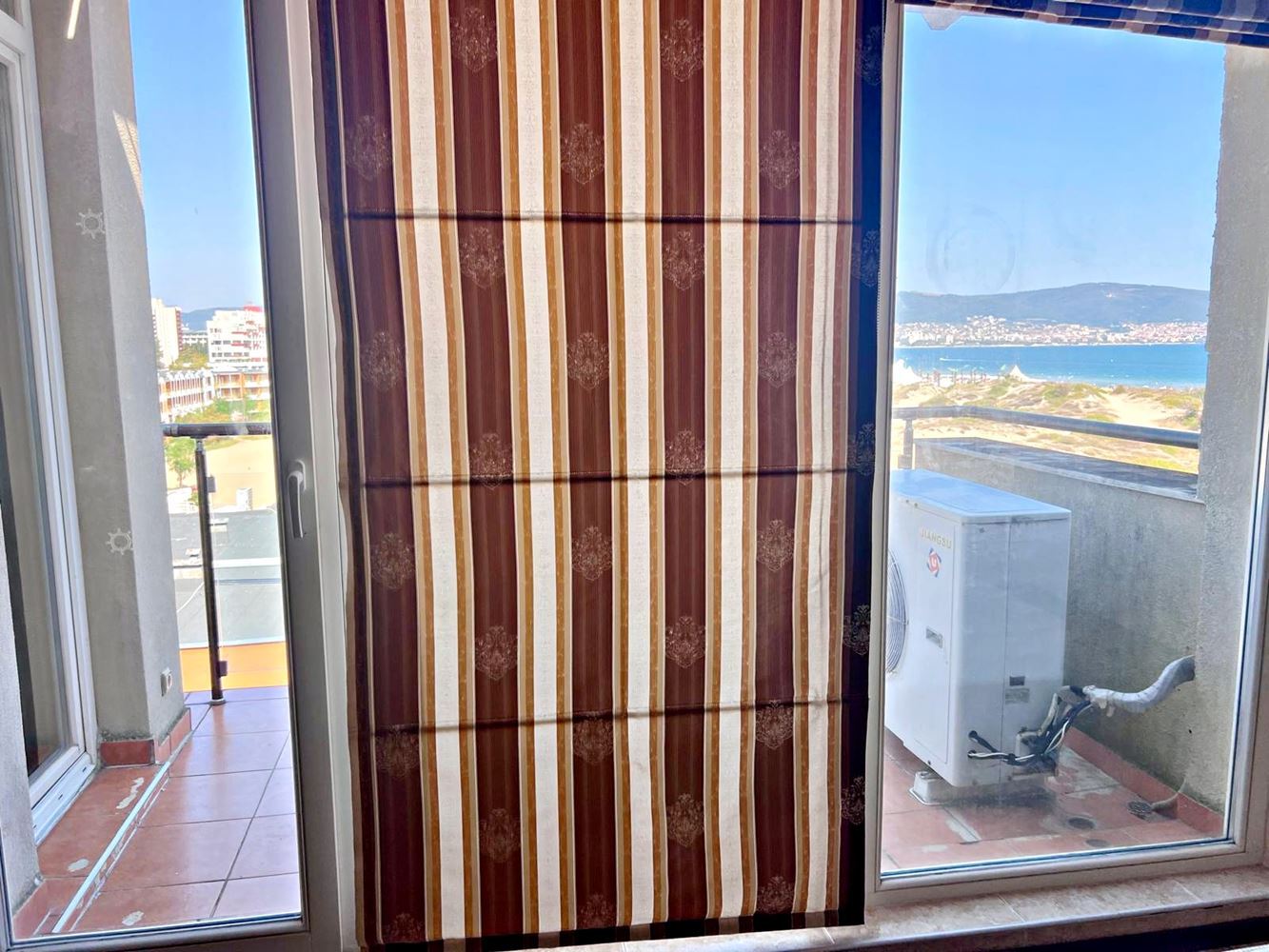 Zweizimmerwohnung mit Panoramablick auf das Meer in erster Meereslinie – geräumige Wohnung in Sonnenstrand