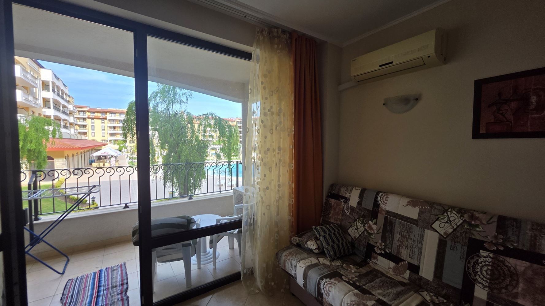 Luxus, Komfort und eine hervorragende Investition – 2-Zimmer-Wohnung mit Poolblick in einer prestigeträchtigen Anlage in Sonnenstrand