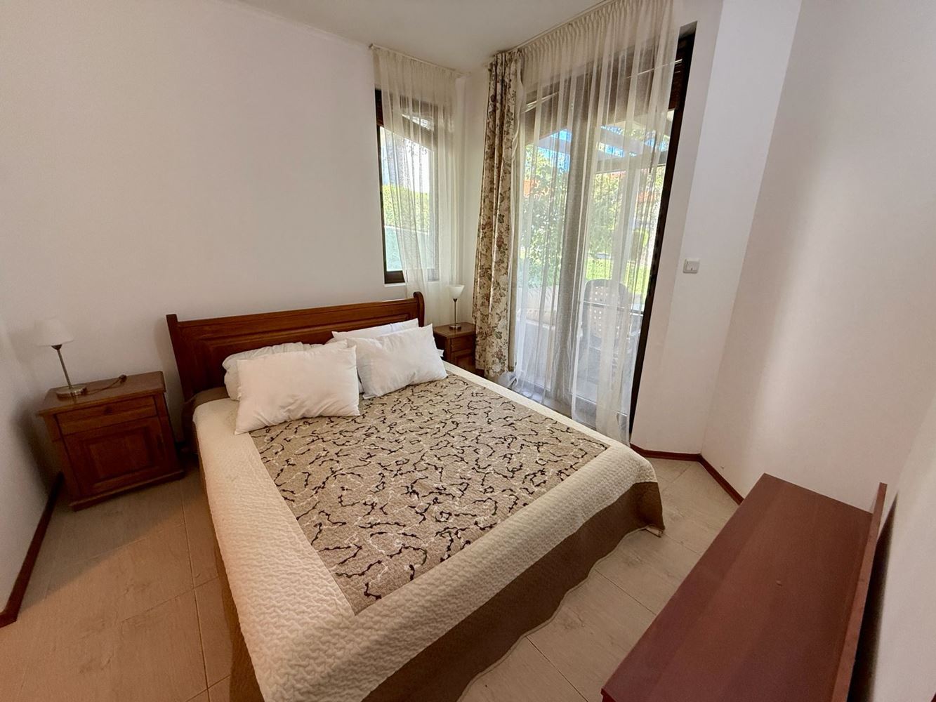Gemütliche Zweizimmerwohnung mit Garten und hervorragenden Annehmlichkeiten in der Region Sunny Beach