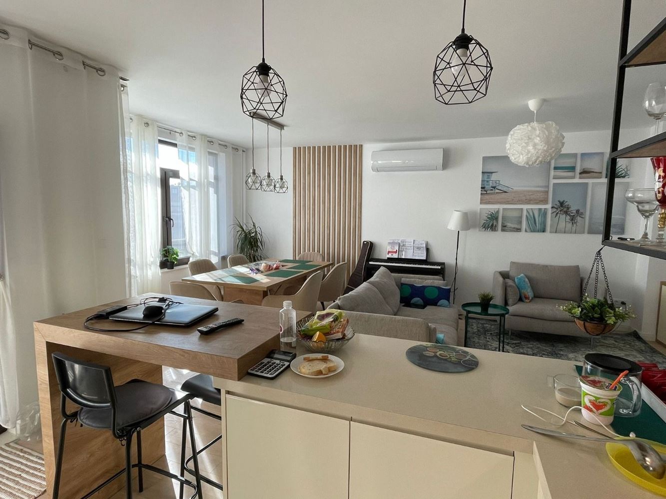 Geräumige Fünfzimmerwohnung mit Meerpanorama in Pomorie – Komfort, Stil und Funktionalität für eine große Familie