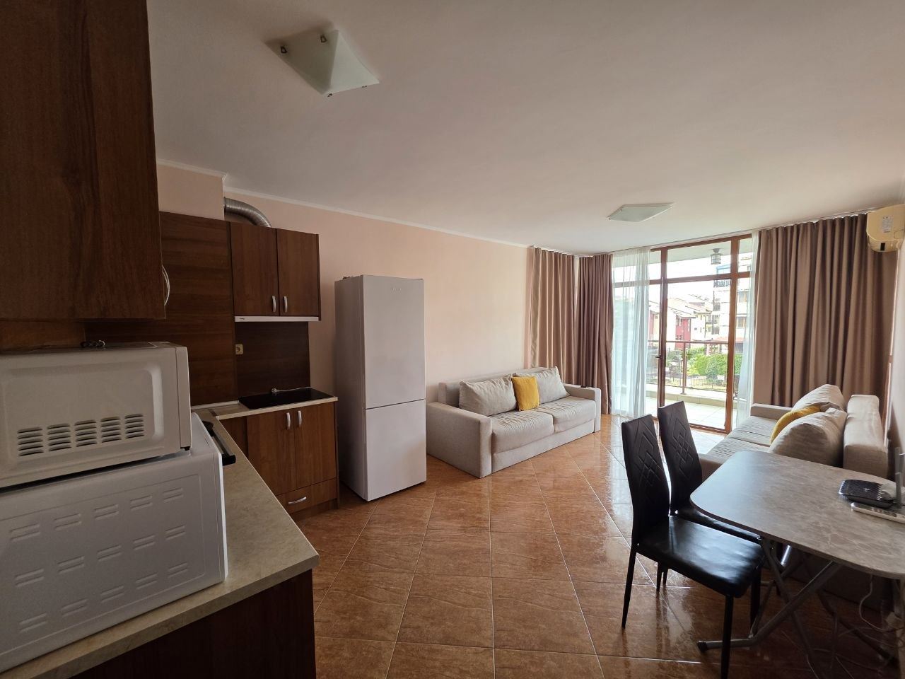 Studio mit Poolblick in Sveti Vlas – eine ausgezeichnete Option für Investition, Wohnen oder Sommerurlaub