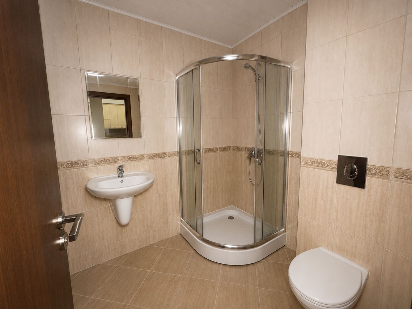 Wohnung mit einem Schlafzimmer und Poolblick in Sozopol – geräumig, möbliert und bezugsfertig