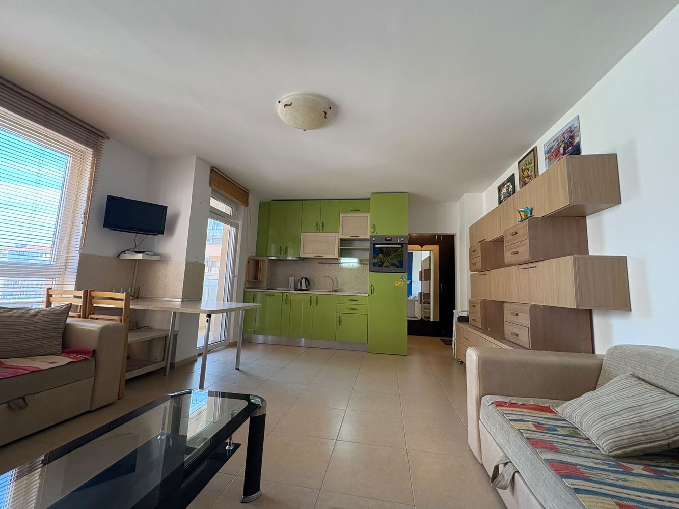 Möblierte Studio-Wohnung 200 Meter vom Meer entfernt in Pomorie – ausgezeichnete Lage und Komfort