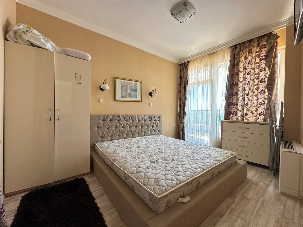 Geräumige Wohnung mit Meerblick in erster Meereslinie in Pomorie – Ferienimmobilie mit dem Gefühl eines luxuriösen Resorts