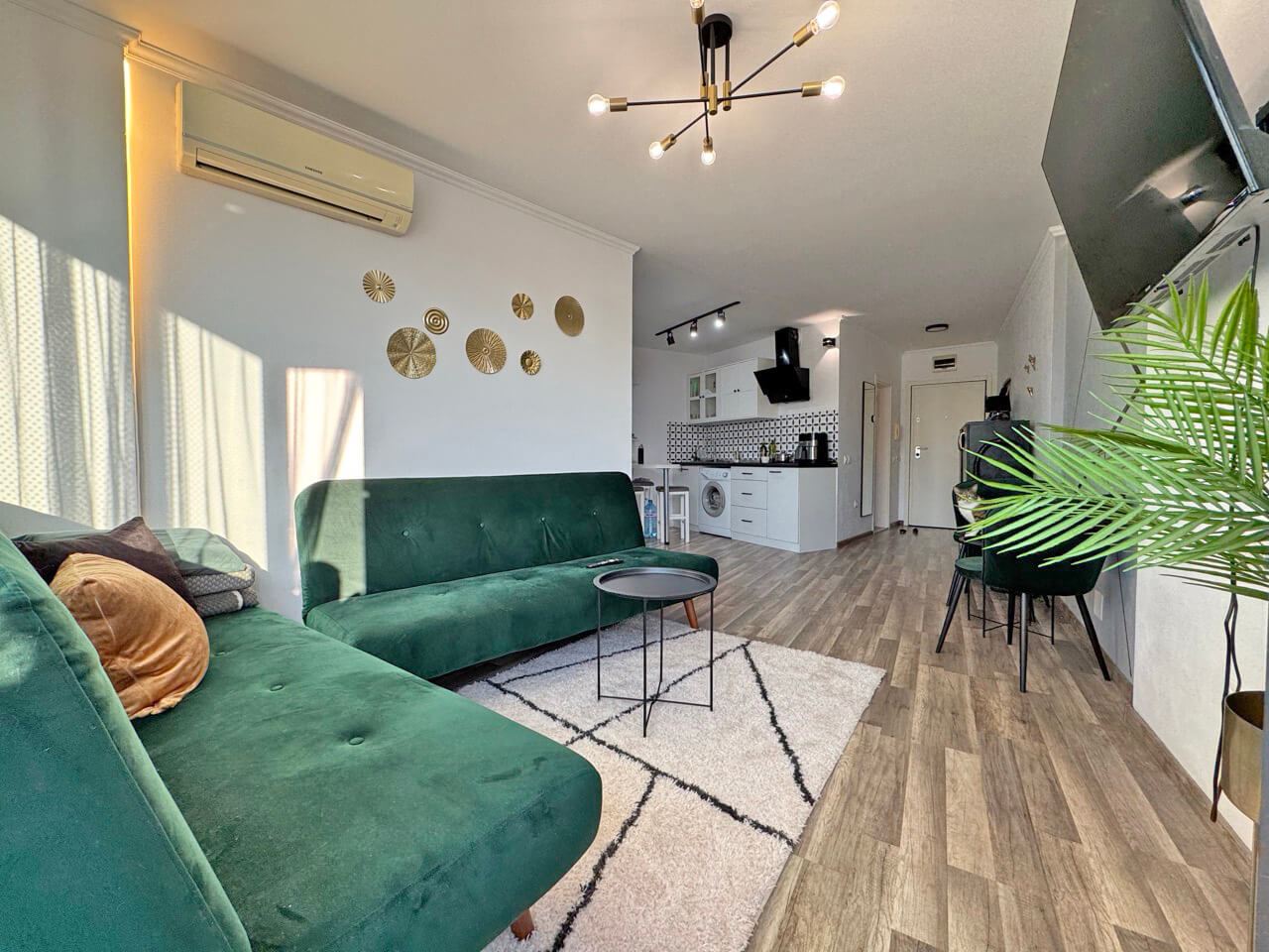 2-Zimmer-Wohnung mit moderner Einrichtung und großer Terrasse 200 m vom Strand in Sonnenstrand entfernt