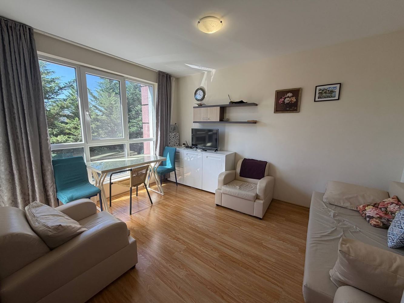 Wohnung mit einem Schlafzimmer im Herzen von Ravda – gemütliches Zuhause mit Blick ins Grüne