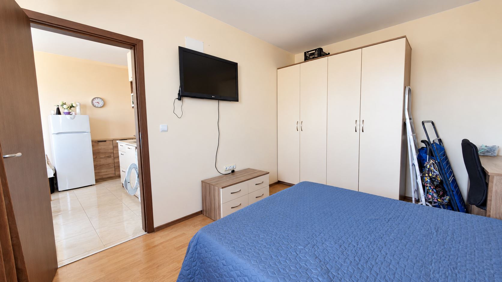 Gemütliche kleine Zwei-Zimmer-Wohnung in einer Anlage mit Swimmingpool und 24-Stunden-Sicherheitsdienst
