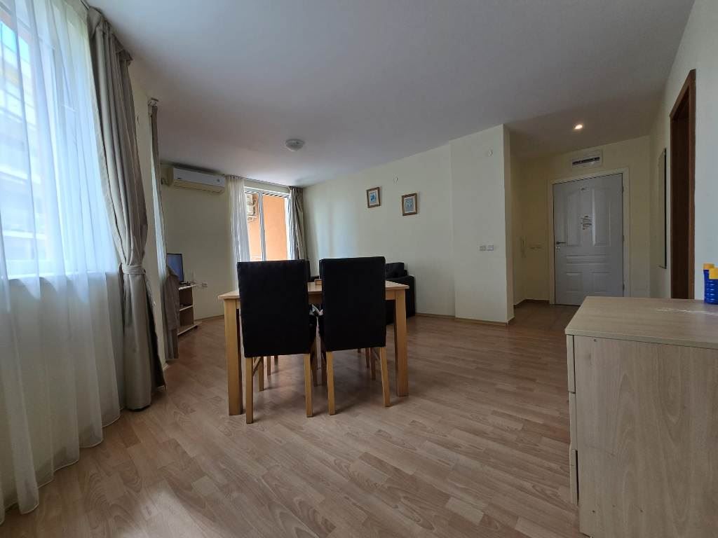 3-Zimmer-Wohnung in einer Wohnanlage mit umfangreicher Infrastruktur in Sveti Vlas