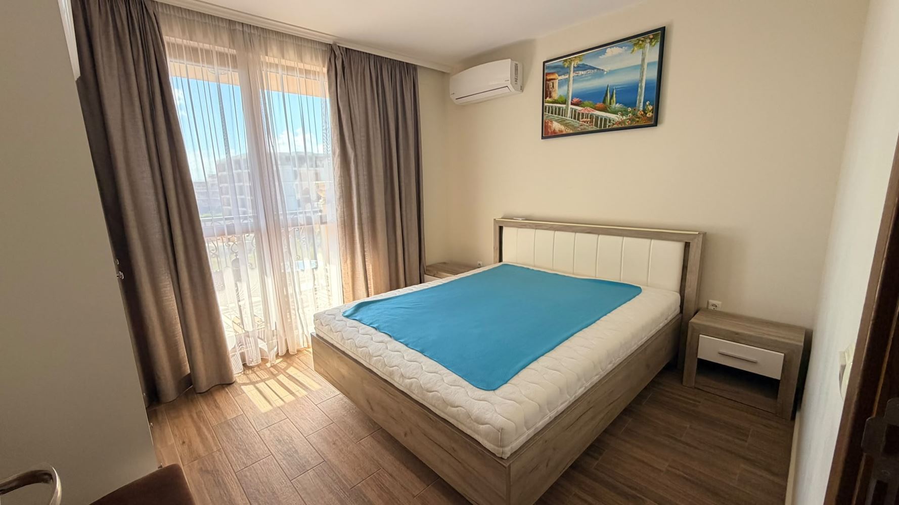 Zweizimmerwohnung mit Panoramablick, nur einen Schritt vom Meer entfernt in Ravda