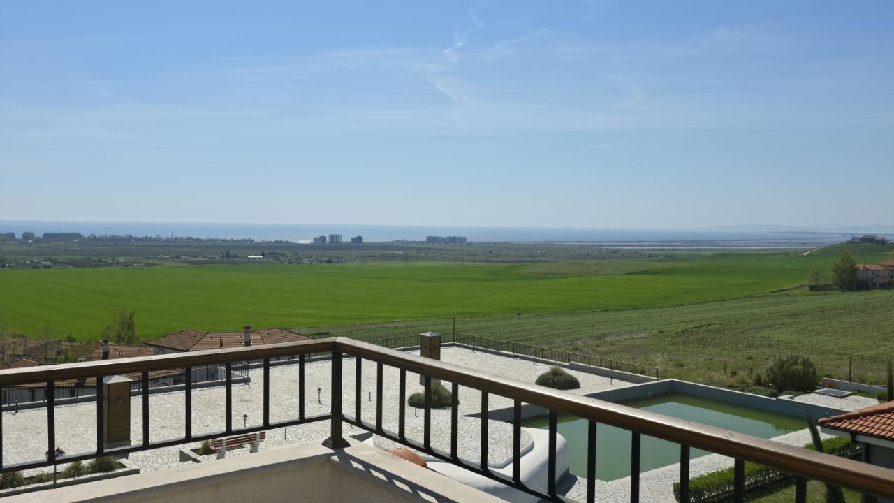 Geräumige Zweizimmerwohnung mit Meerblick in Acheloj – Ruhe, Grün und luxuriöse Annehmlichkeiten