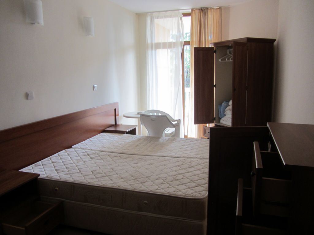 Erste Meereslinie zum Strand Butamyata! Möblierte Zweizimmerwohnung mit teilweisem Meerblick in Sinemorets