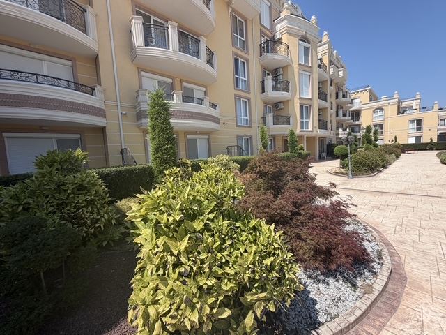 Gemütliche Zweizimmerwohnung mit riesiger Terrasse in Ravda – Ihr persönlicher Freiraum am Meer