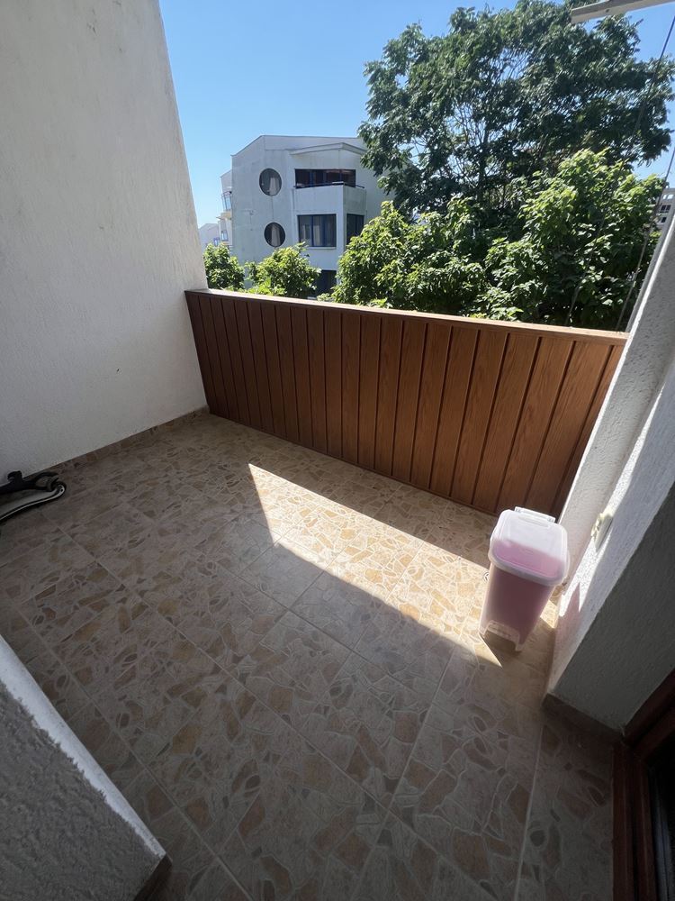 Geräumige Zweizimmerwohnung mit Meerblick nur eine Minute vom Strand entfernt in Sveti Vlas
