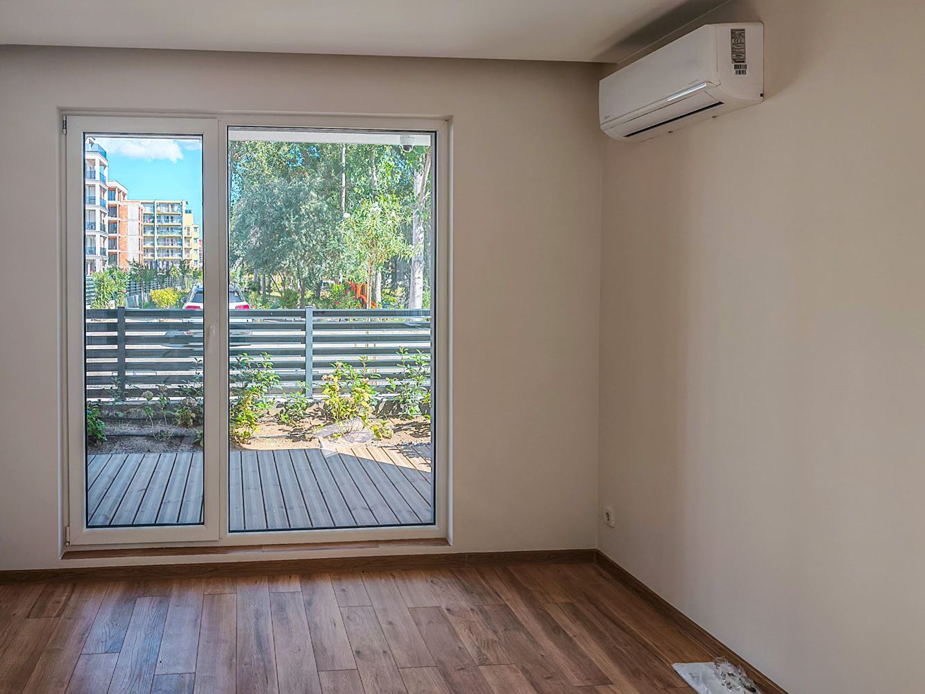 Brandneue 2-Zimmer-Wohnung in einer grünen und ruhigen Gegend von Sonnenstrand