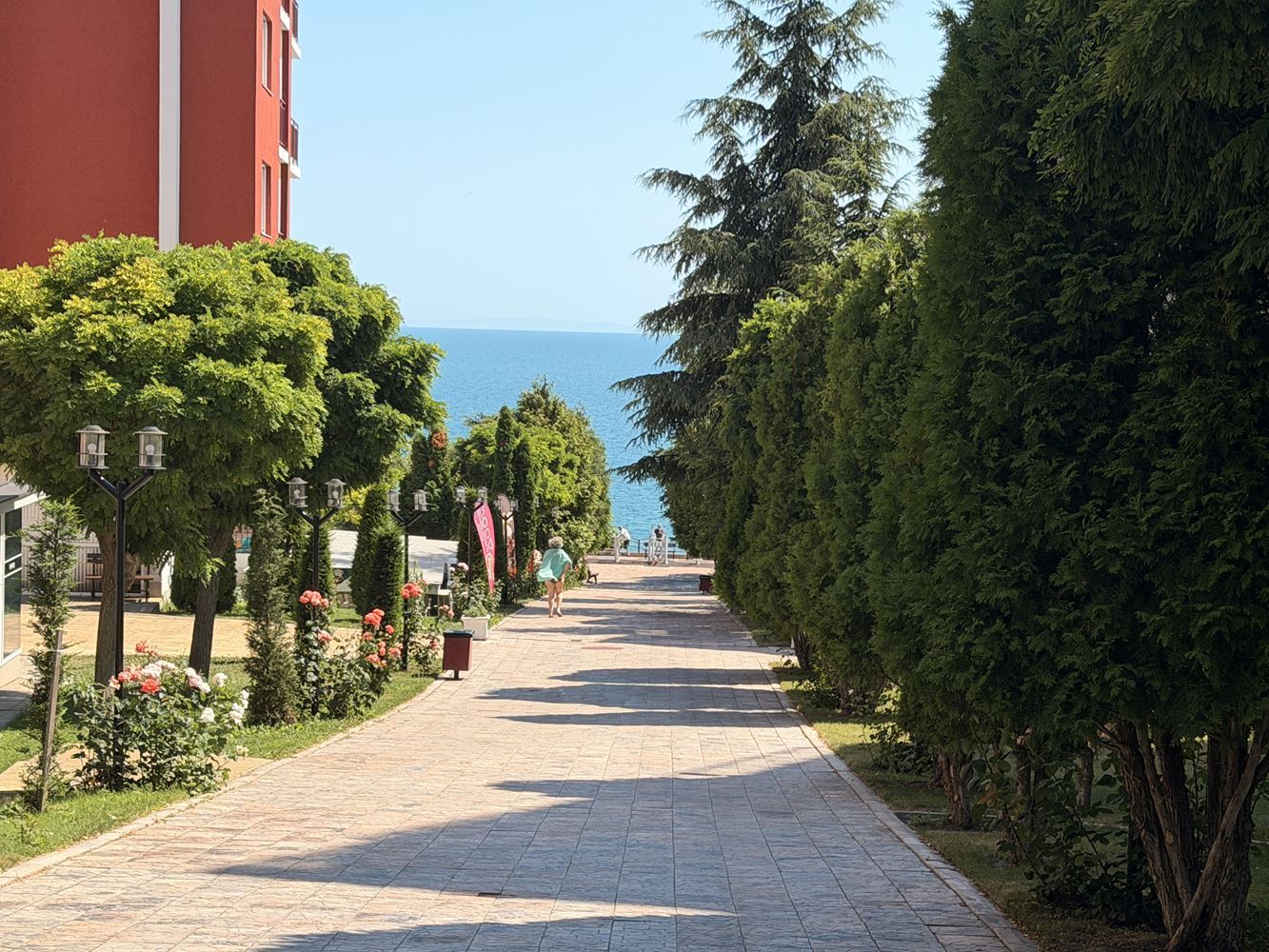 Absolute erste Meereslinie in Sveti Vlas! Geräumige Zweizimmerwohnung mit wunderschönem Meerblick