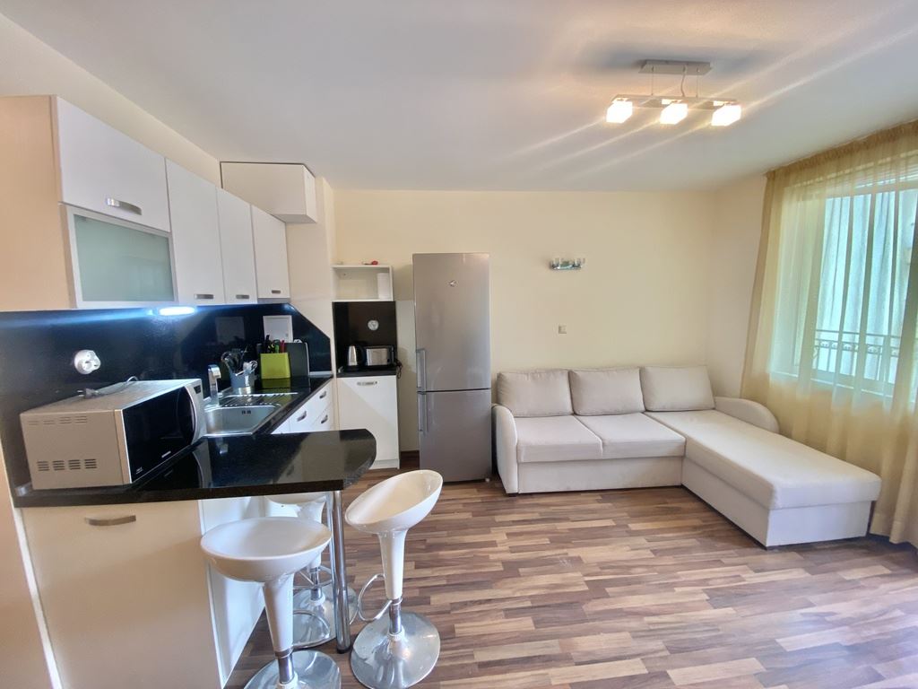 Ausgezeichnetes Studio mit Poolblick am Sonnenstrand – bezugsfertig oder zur Investition